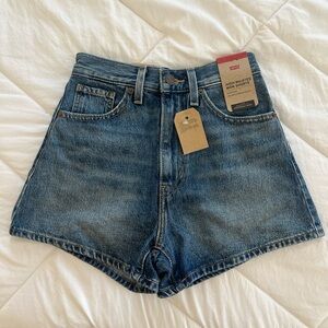 Levi’s Mom Shorts